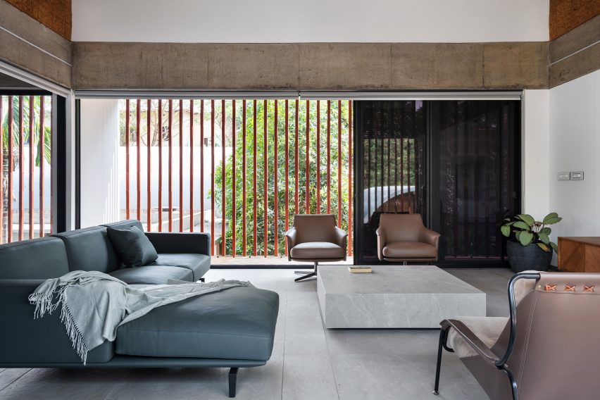 The Stoic Wall Residence by Lijo Reny Architects