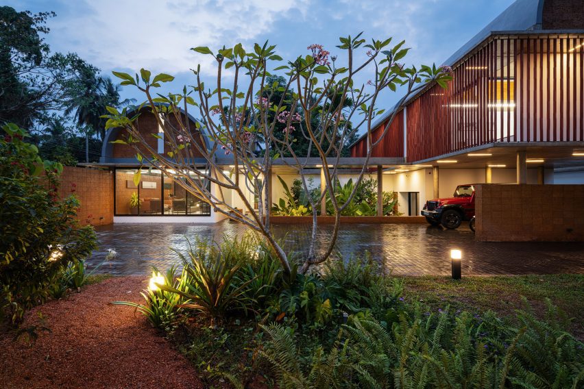 The Stoic Wall Residence by Lijo Reny Architects