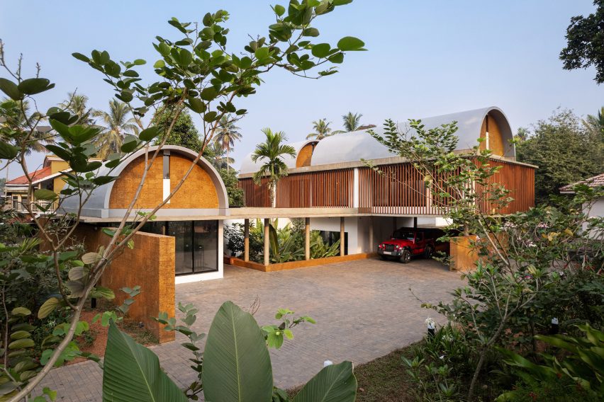 The Stoic Wall Residence by Lijo Reny Architects