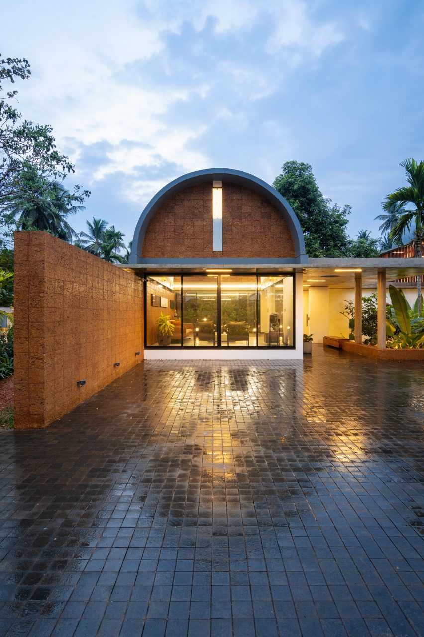 The Stoic Wall Residence by Lijo Reny Architects