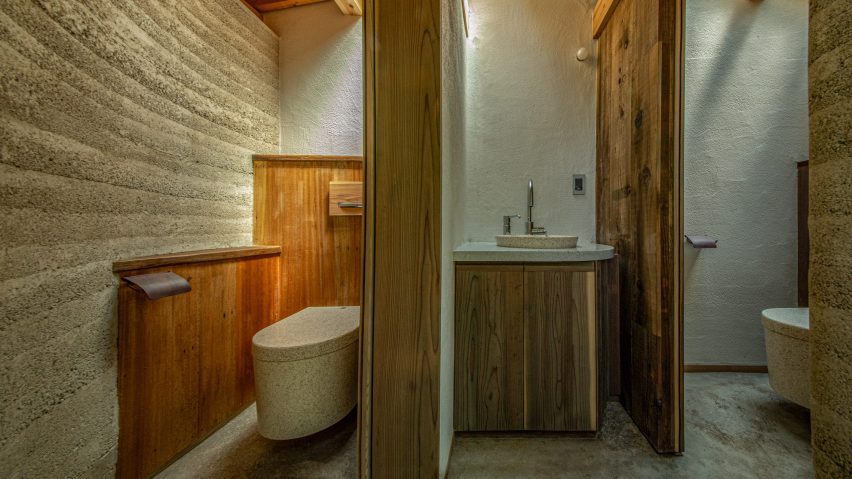 toilet in japan