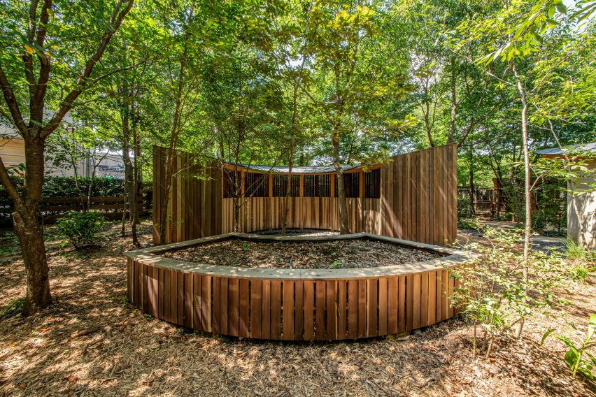 Toiletowa by Tono Mirai Architects