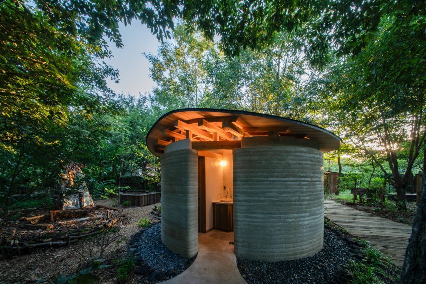 Toiletowa by Tono Mirai Architects