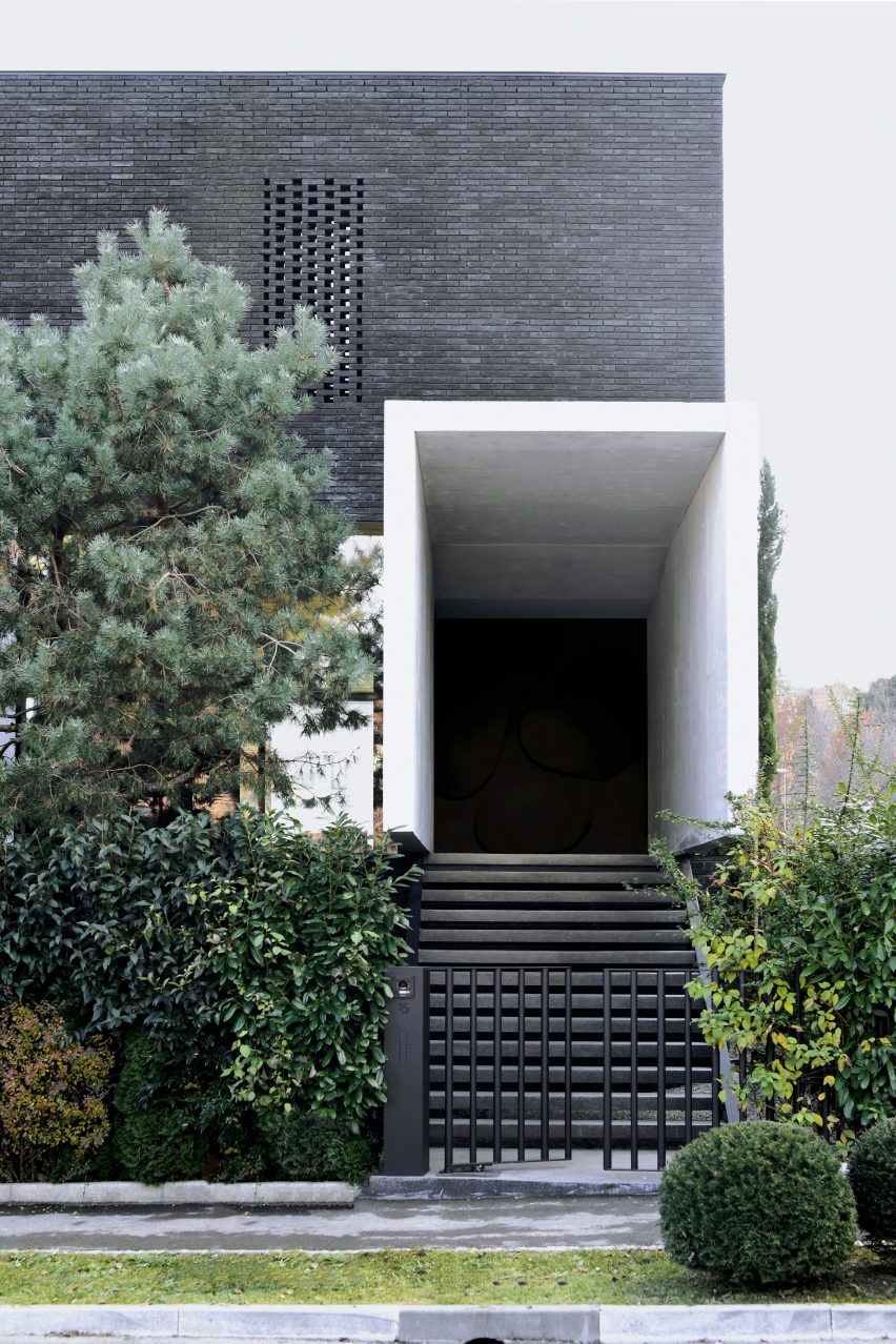 Villa Eternal Way by OFIS Architekti