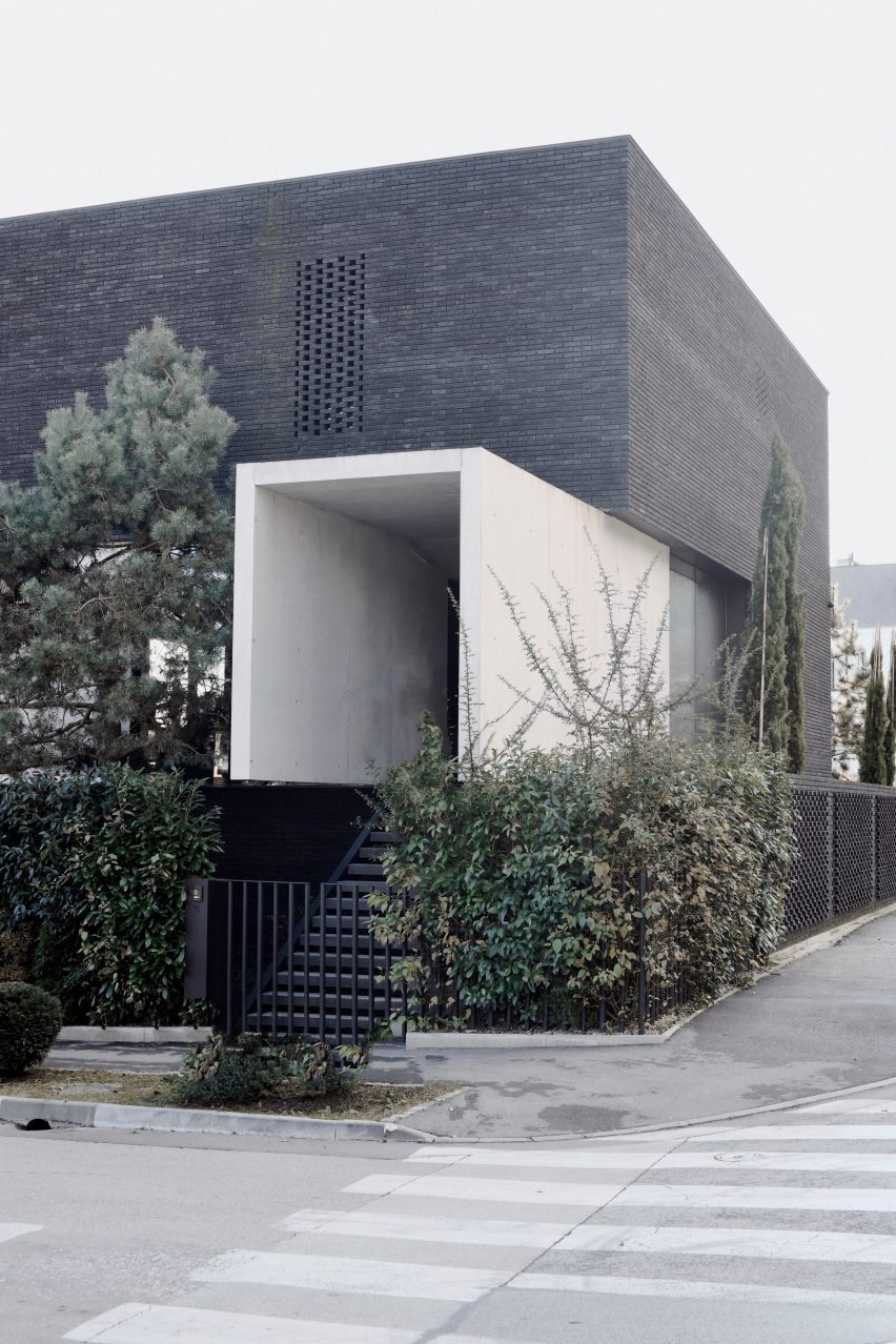 Villa Eternal Way by OFIS Architekti