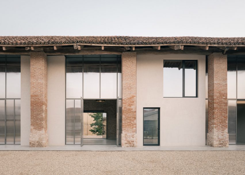 We Rural guesthouse by Archisbang