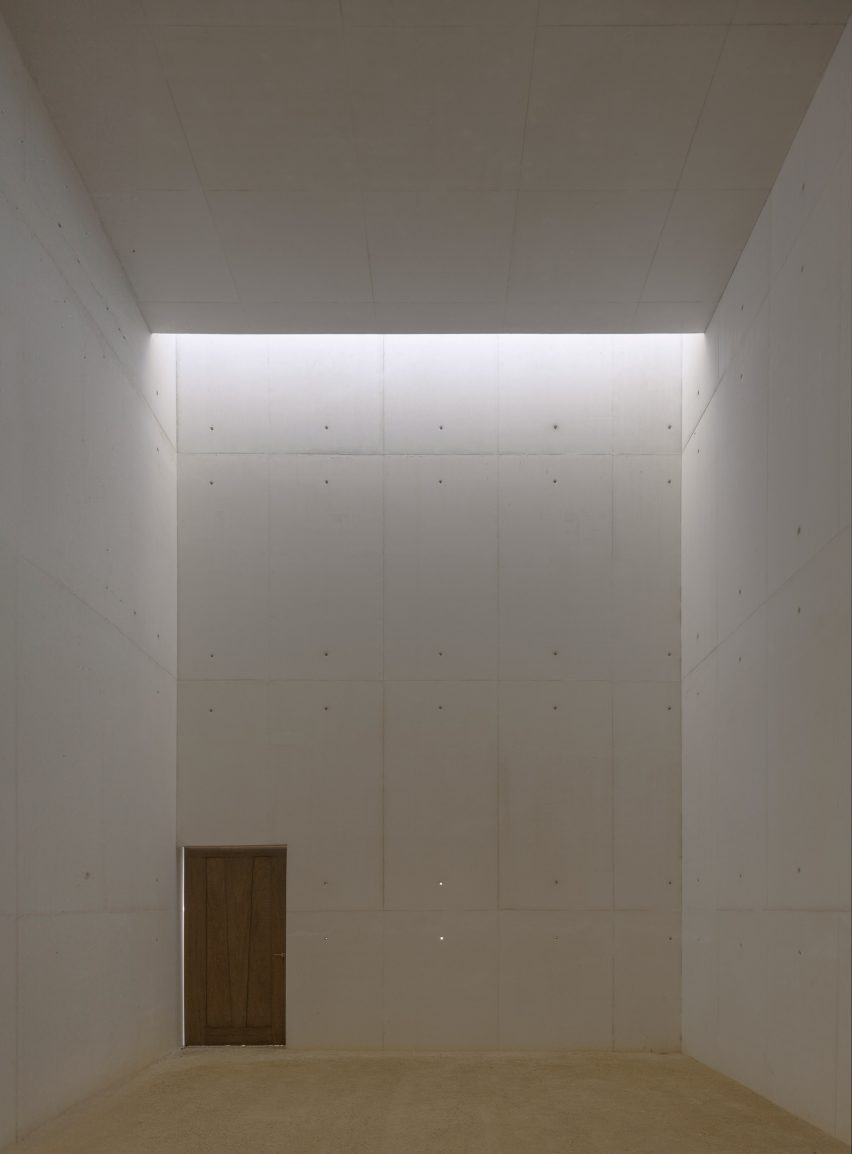 Monastery of Leça de Balio extension by Álvaro Siza