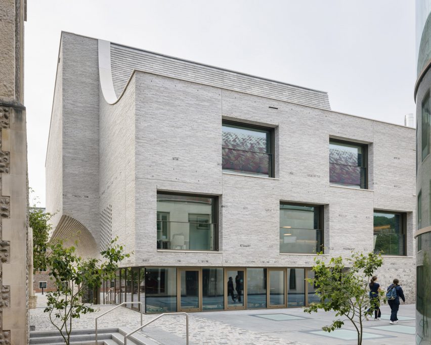 Brighton College performing arts centre by Krft