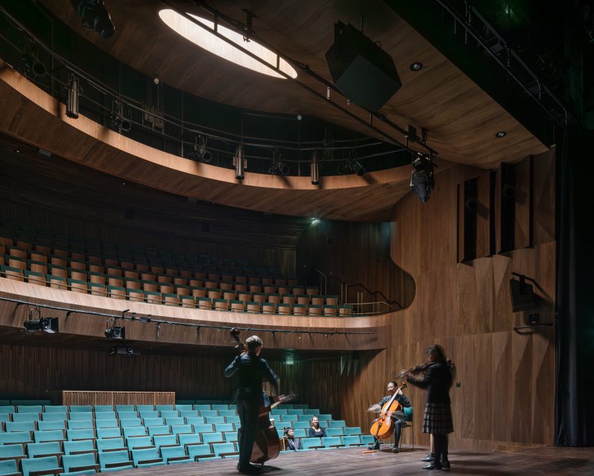 Brighton College performing arts centre by Krft