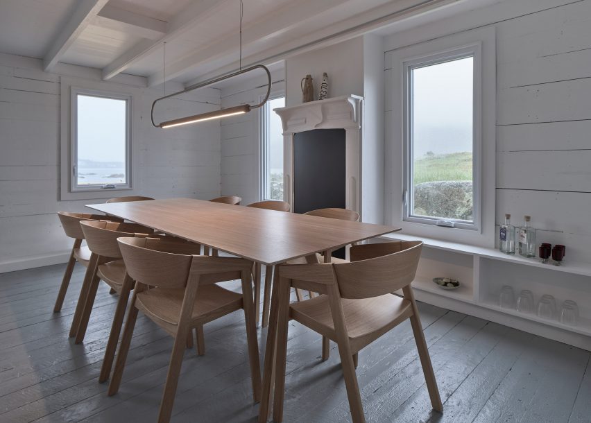 Burdens Point Residence by Reflect Architecture