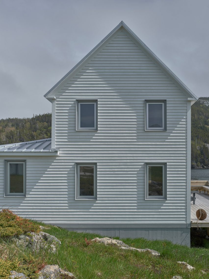 Burdens Point Residence by Reflect Architecture