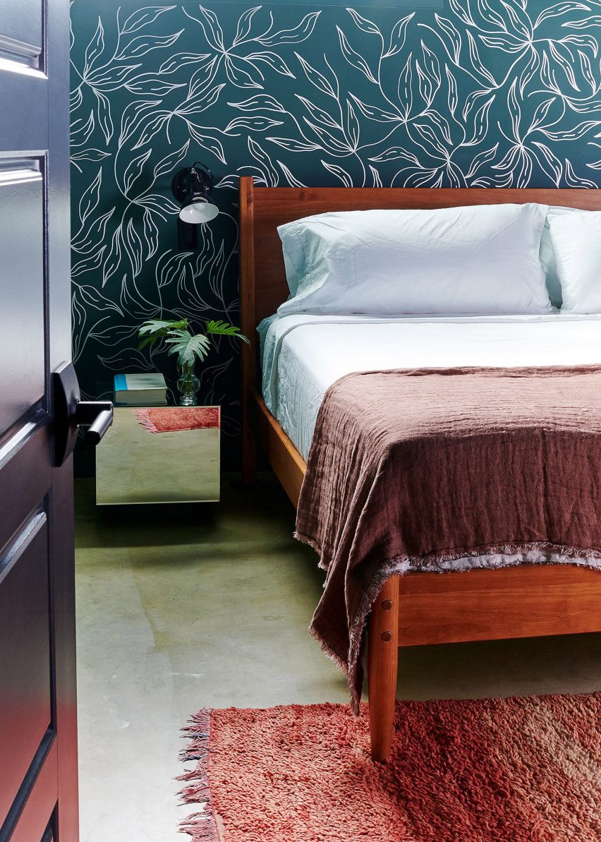 Chartres at Desire home by Office La