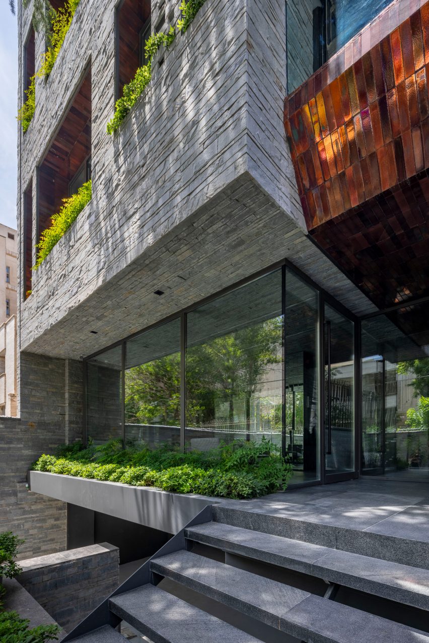 Darya Residential Apartment by Hooba Design