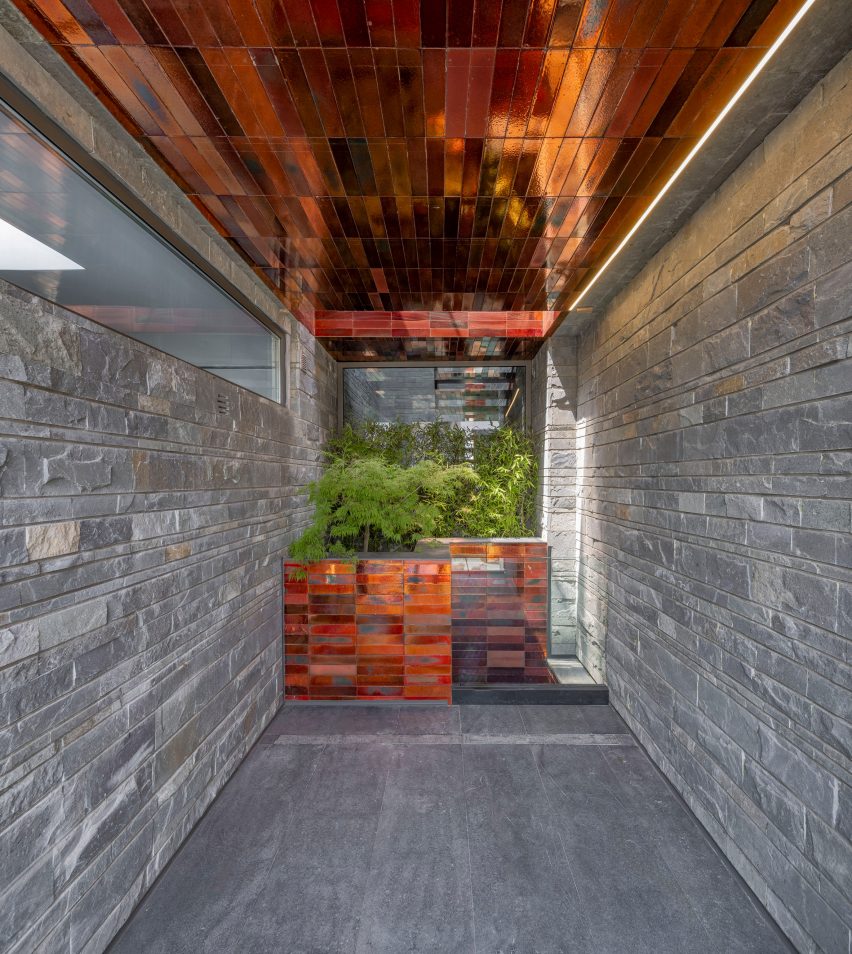 Darya Residential Apartment by Hooba Design