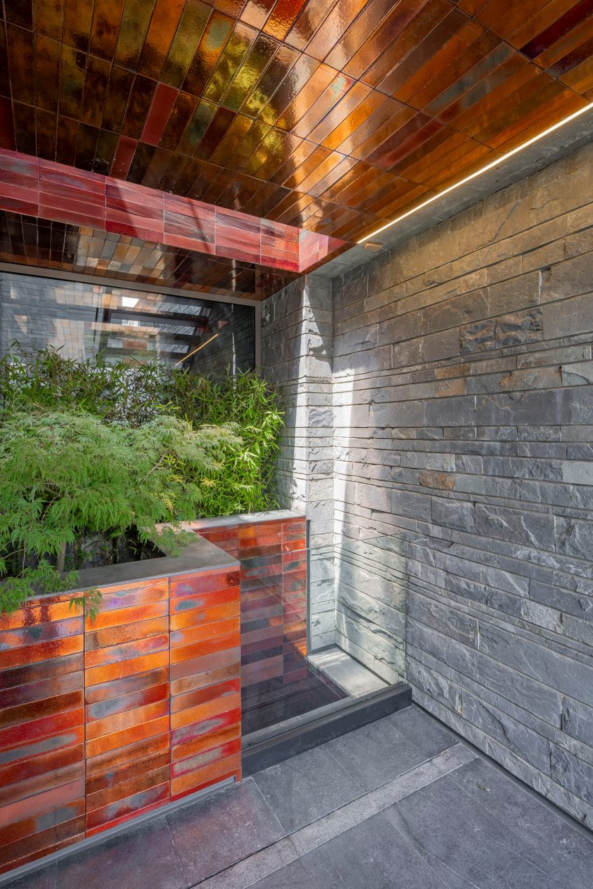 Darya Residential Apartment by Hooba Design