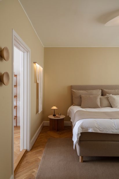 A muted colour palette featured, with shades of brown, cream, taupe and green
