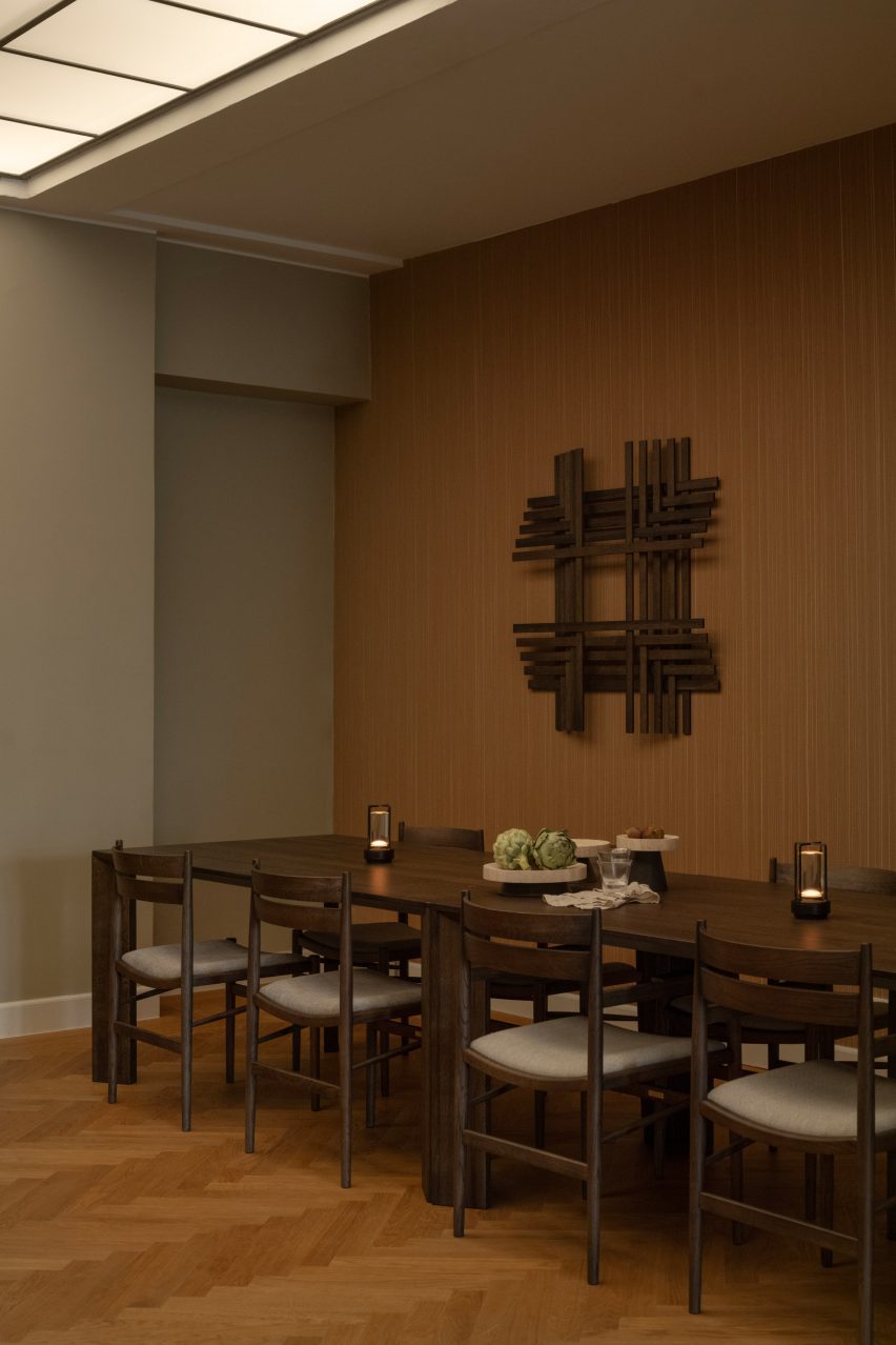 Dining room in Enter the Salon