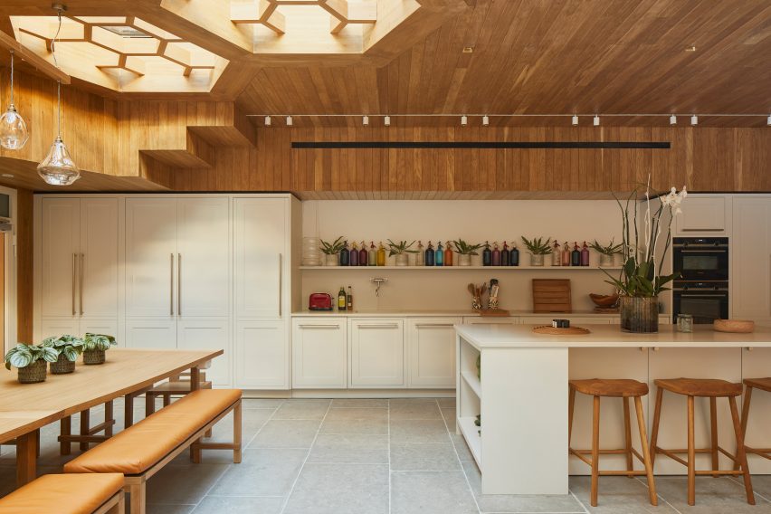 Fitzrovia office by SPPARC