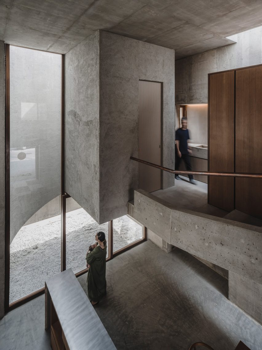House in Nishizaki by Studio Cochi Architects