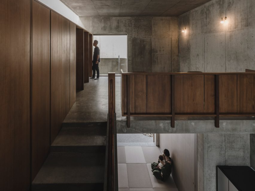 House in Nishizaki by Studio Cochi Architects
