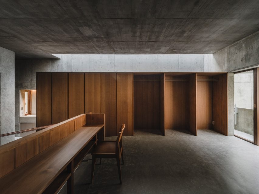 House in Nishizaki by Studio Cochi Architects