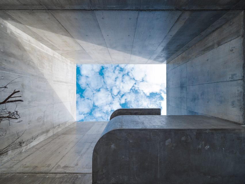 House in Nishizaki by Studio Cochi Architects