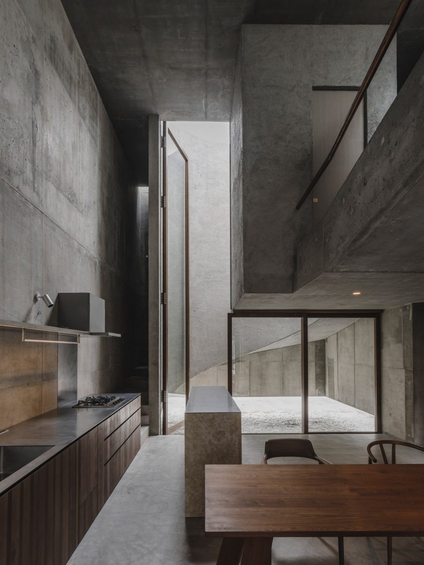 House in Nishizaki by Studio Cochi Architects