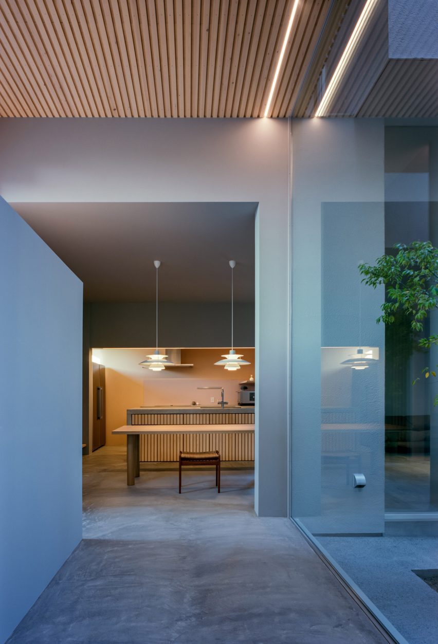 House in Tsurumi-ku by FujiwaraMuro Architects