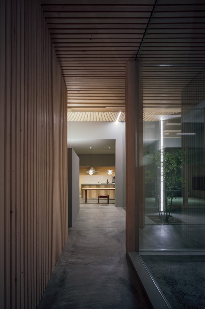 House in Tsurumi-ku by FujiwaraMuro Architects