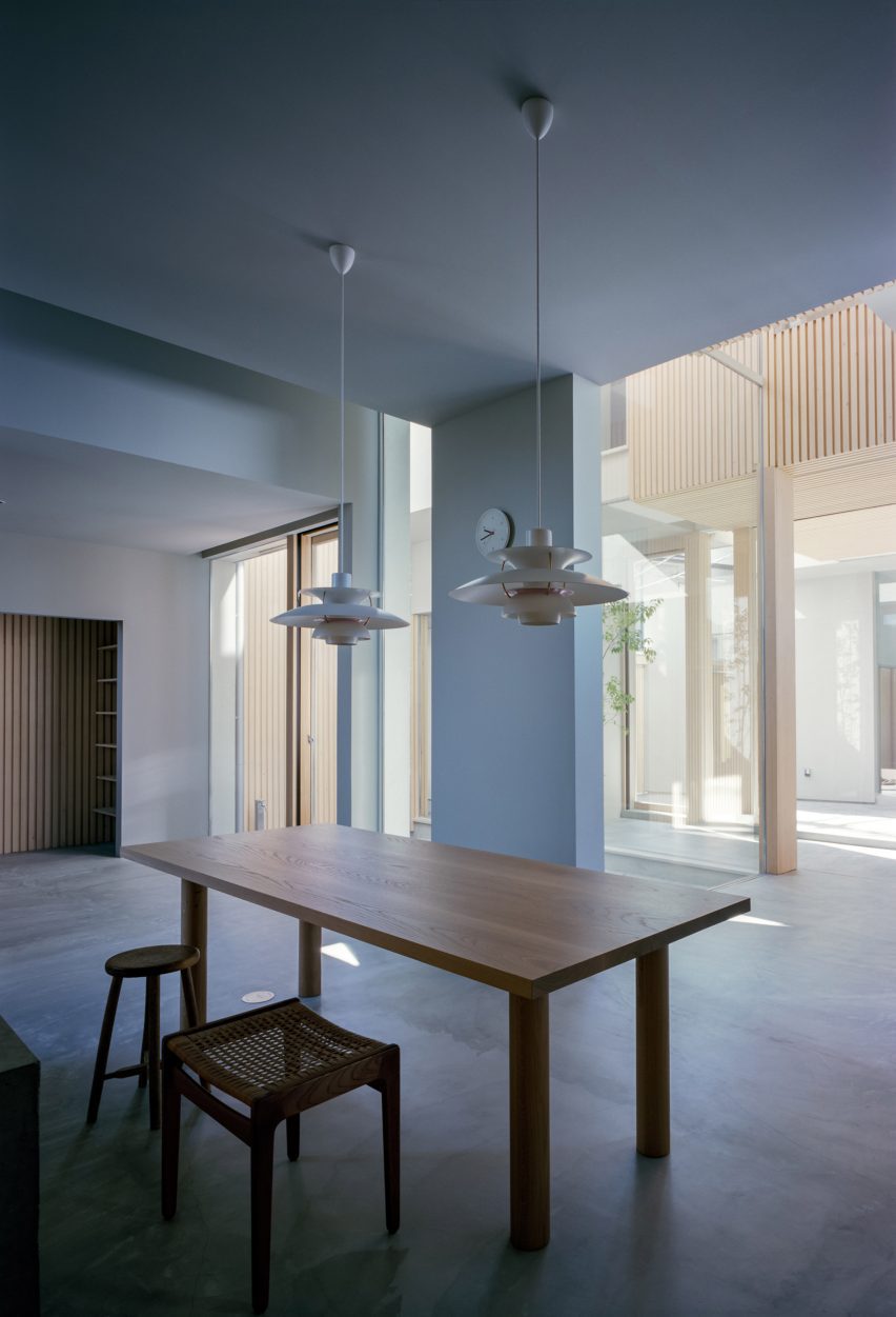 House in Tsurumi-ku by FujiwaraMuro Architects
