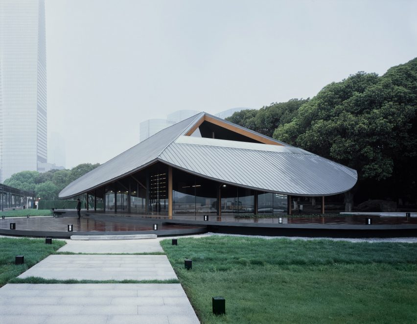 Jinji Lake Pavilion by Galaxy Arch