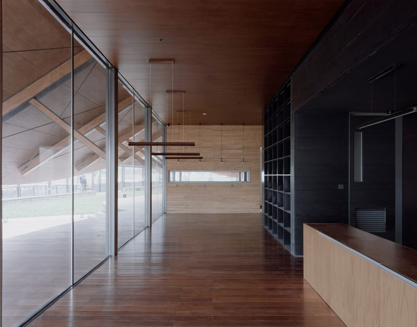 Jinji Lake Pavilion by Galaxy Arch