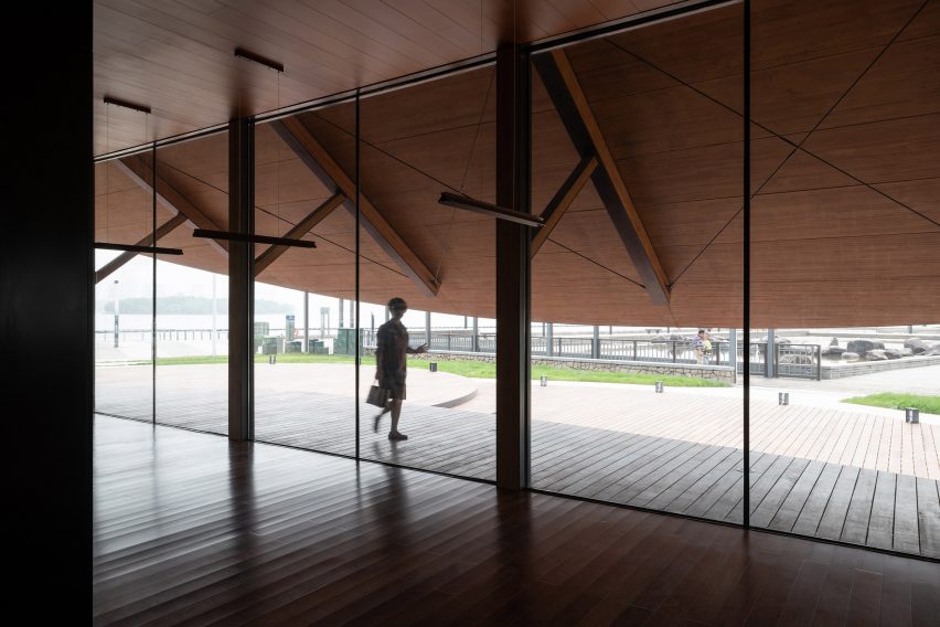 Jinji Lake Pavilion by Galaxy Arch