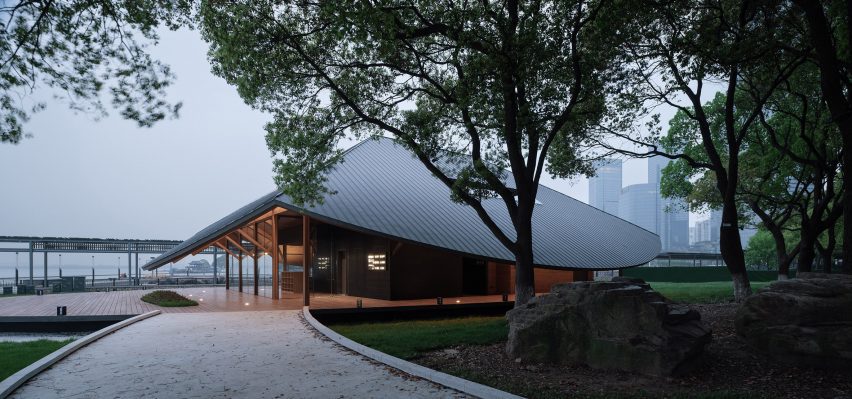 Jinji Lake Pavilion by Galaxy Arch