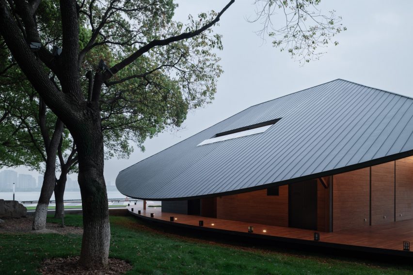 Jinji Lake Pavilion by Galaxy Arch