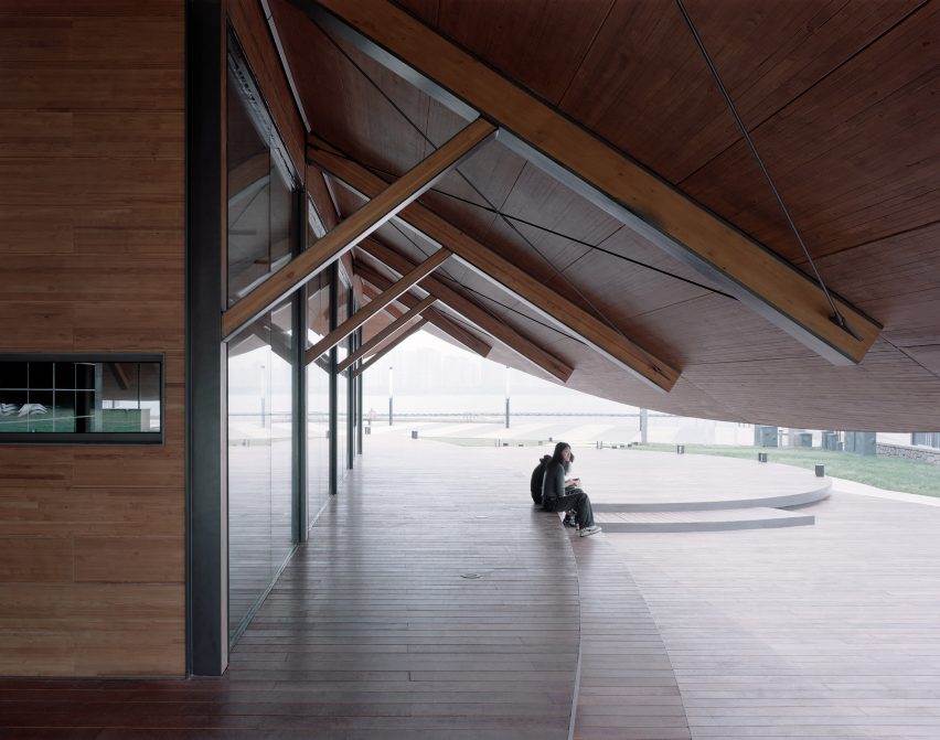 Jinji Lake Pavilion by Galaxy Arch