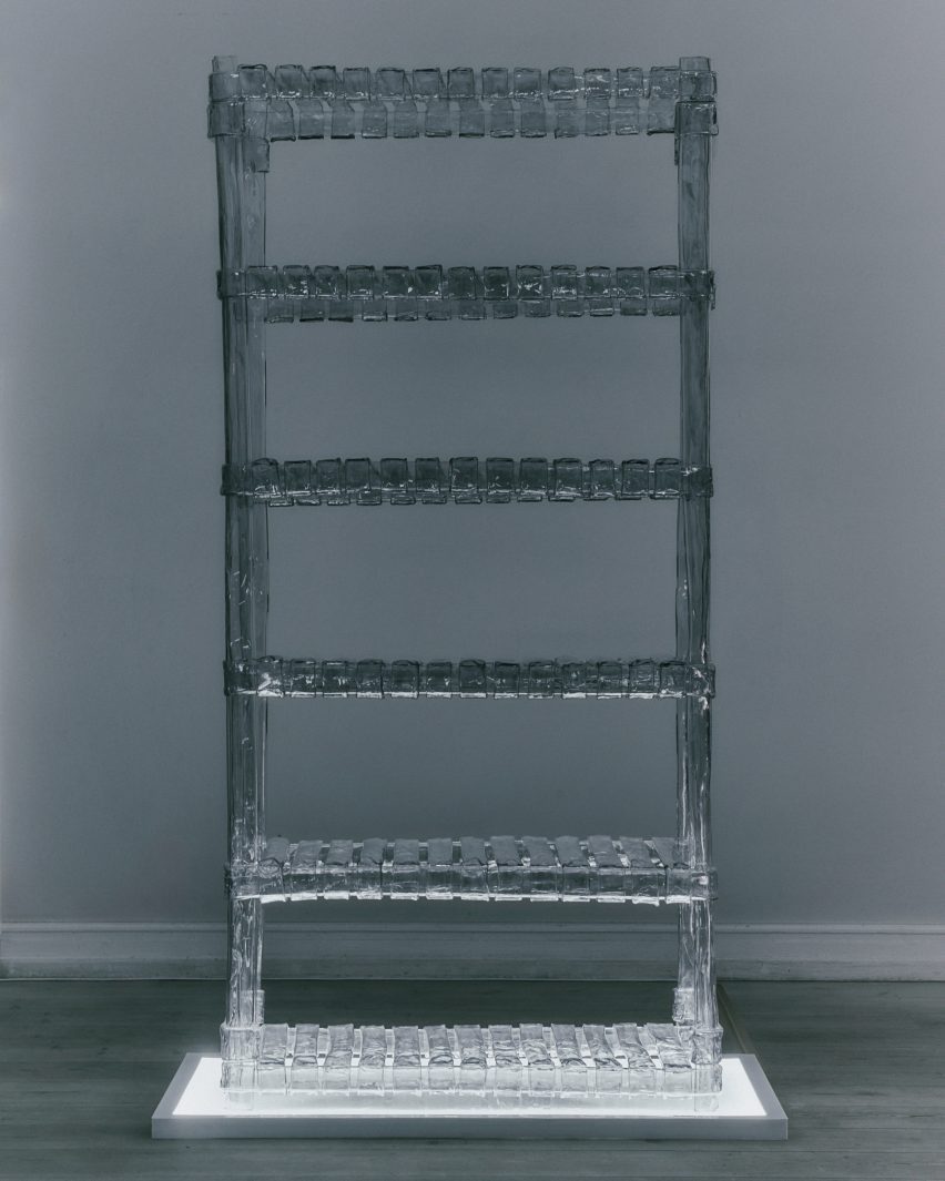 Shelf made from plastic sheets