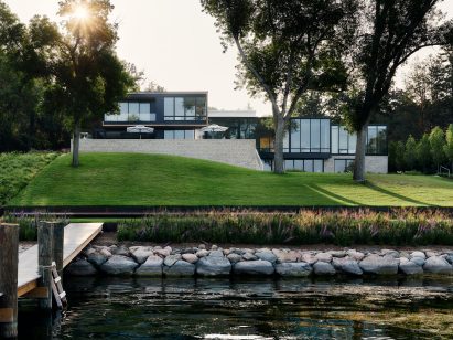 Waterfront property by PKA Architecture and Martha Dayton Design