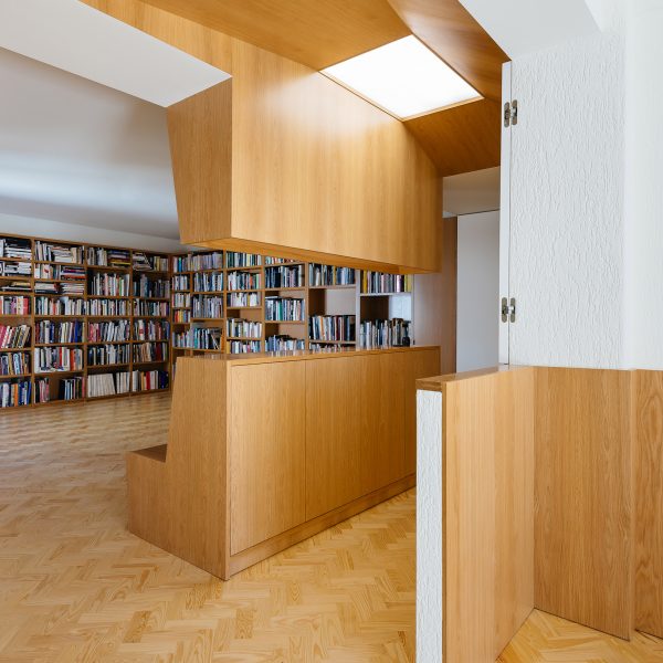 Lisbon apartment by Aurora Arquitectos