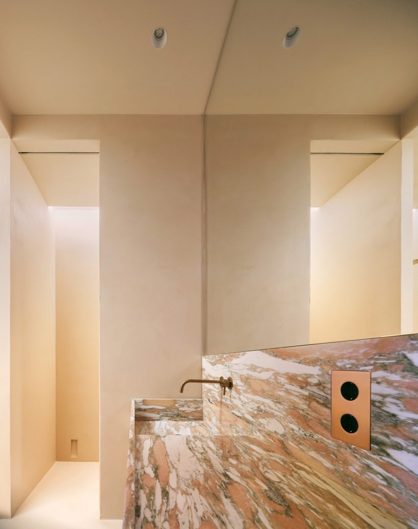 Madrid apartment by Lucas y Hernandez Gil