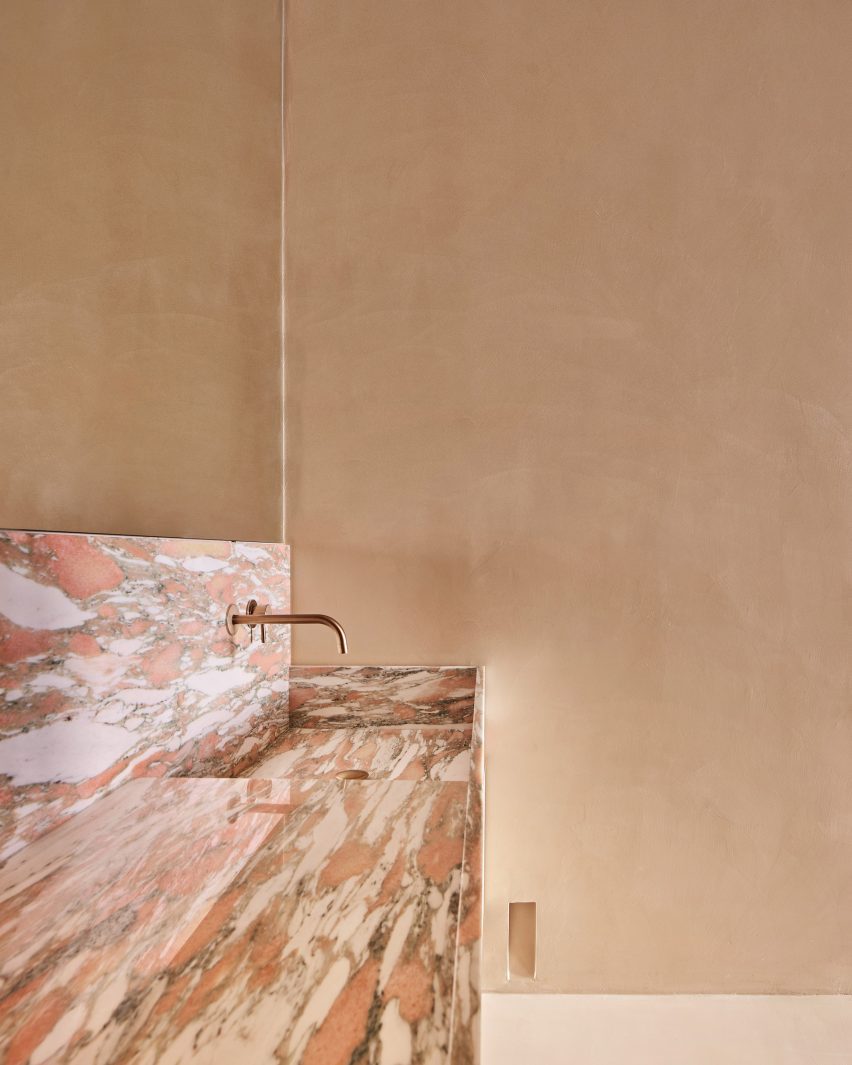 Madrid apartment by Lucas y Hernandez Gil