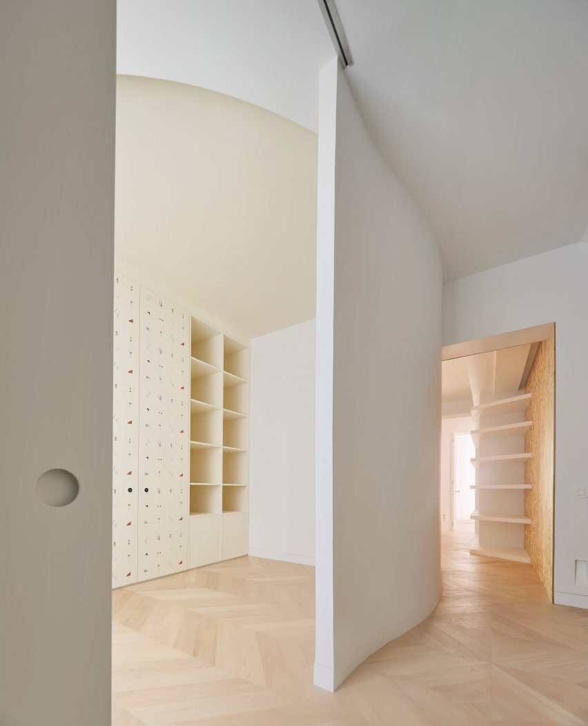 Madrid apartment by Lucas y Hernandez Gil