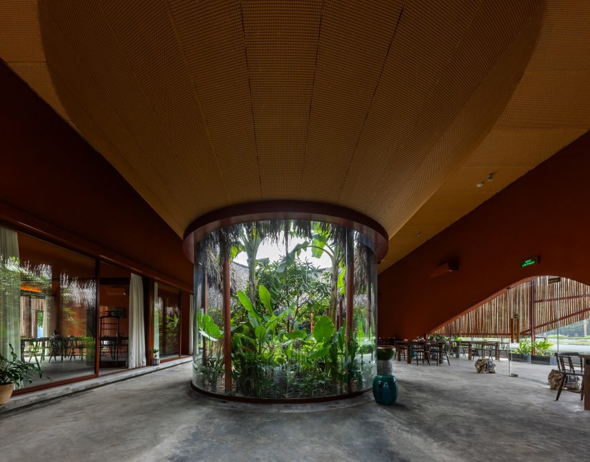 Nhà Tú Garden Restaurant by Long Nguyen Design