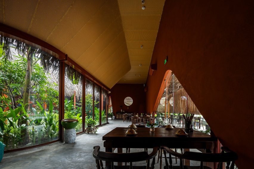 Nhà Tú Garden Restaurant by Long Nguyen Design