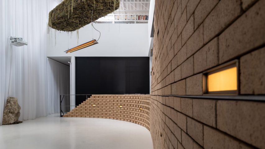 Brick light in installation