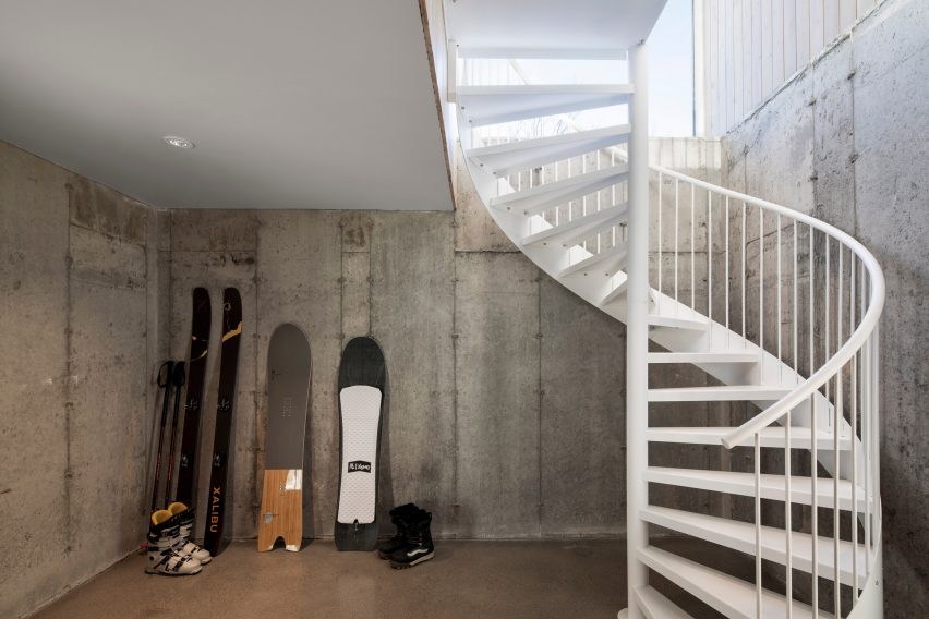 Residence Chez Leon by Quinzhee Architecture