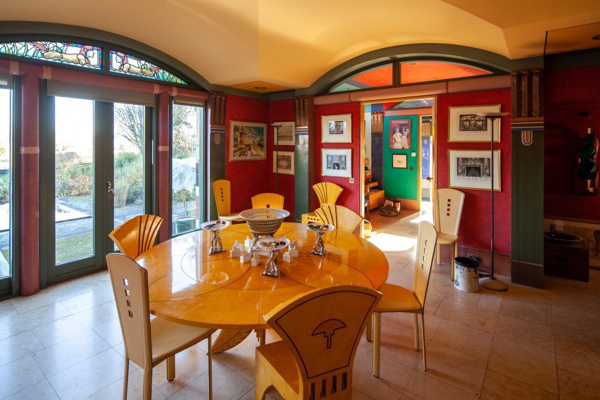 Sphinx Hill House by John Outram Associates