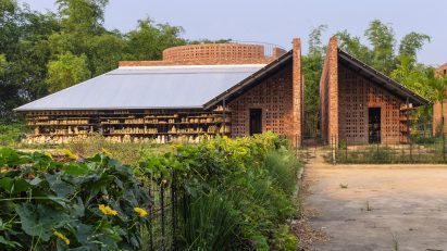Terra Cotta Workshop by Tropical Space