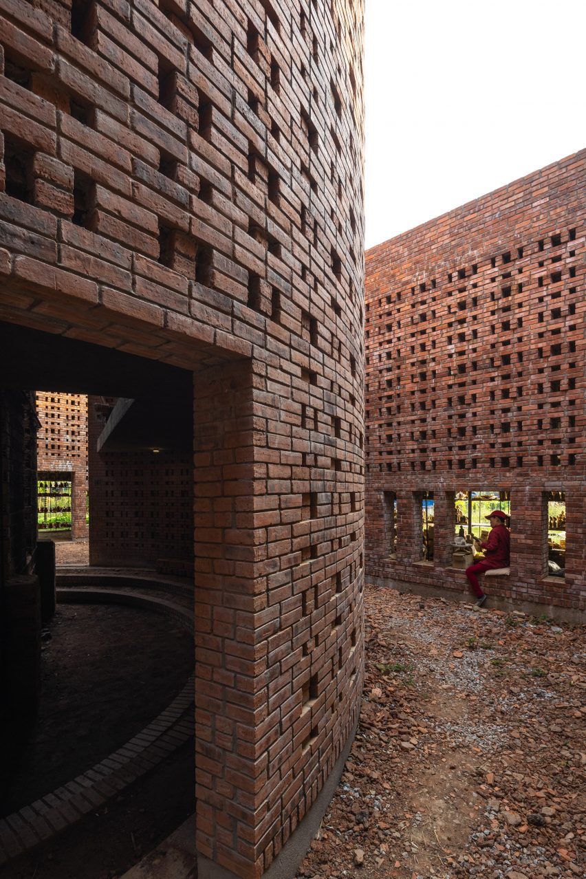 Terra Cotta Workshop by Tropical Space
