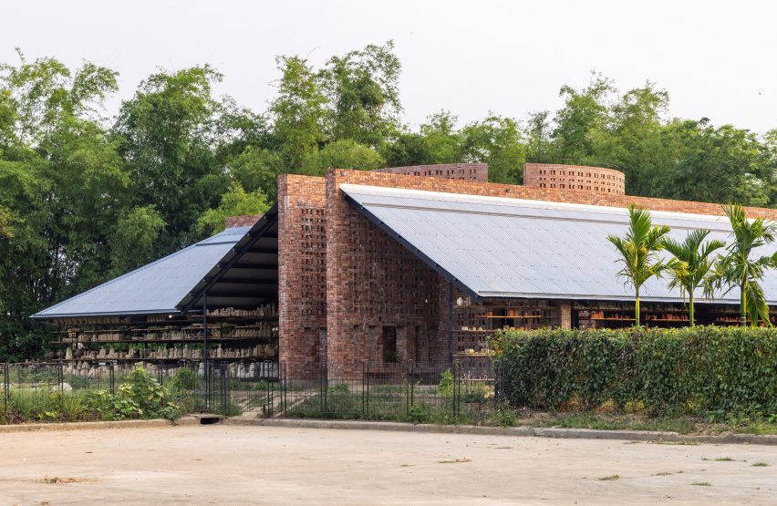 Terra Cotta Workshop by Tropical Space